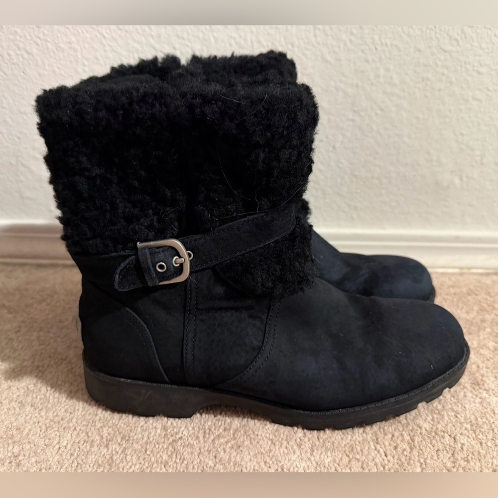 UGG Blayre II Australia Fuzzy Wool Black Winter Boots- Size 8 Women’s